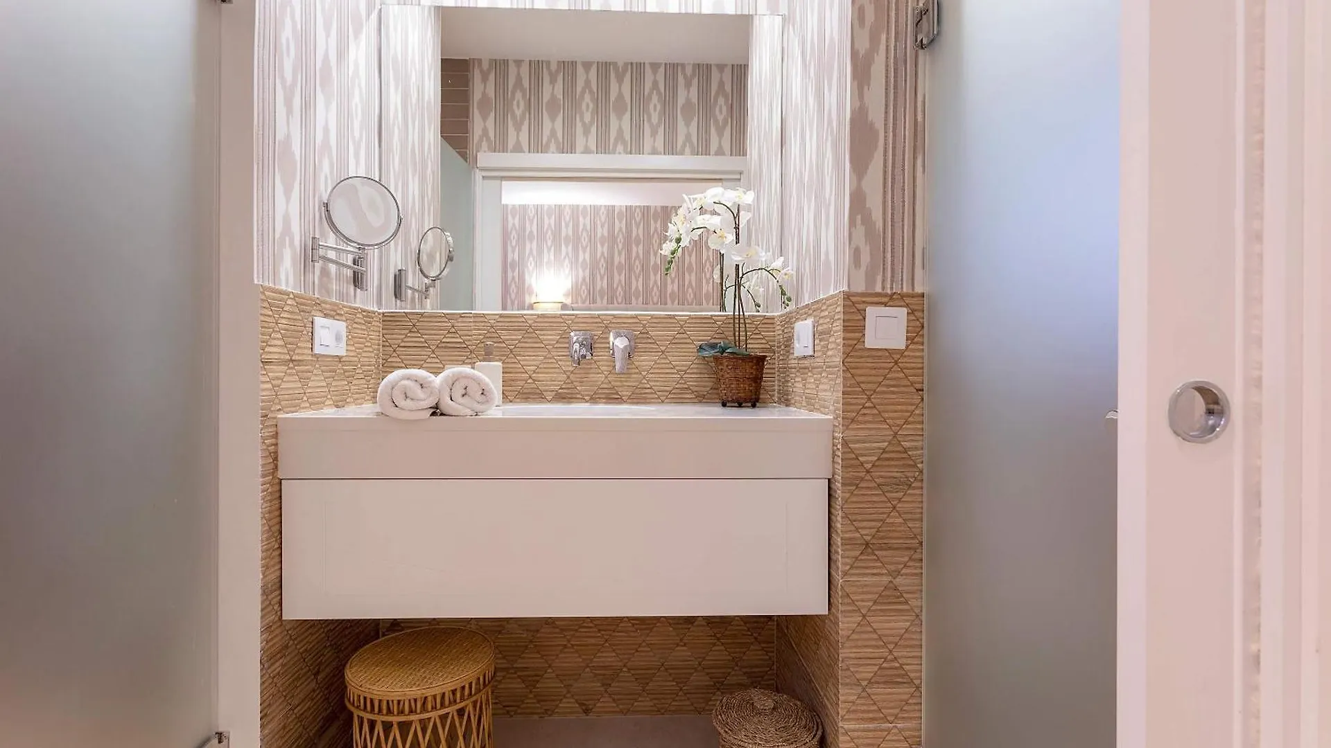 Genteel Home Plaza Del Teatro Malaga Apartment
